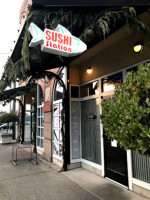 Sushi Station outside