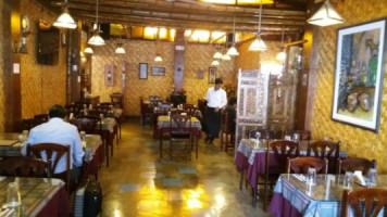 A las Brasas Restaurante inside