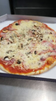 Pizza Du Rond Point food