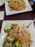 Noi's Thai Kitchen food