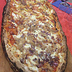 Pizza Cacio Formaggio food