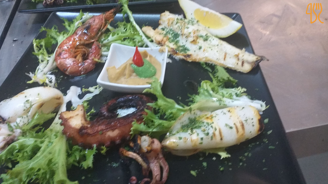 restaurant image