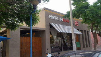 Berlin Bar outside