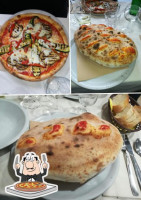 La Piccola Napoli food