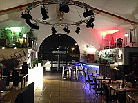 Les Halles de Saint Vulbas inside