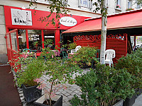 Le Bistrot de Paul et Roger outside