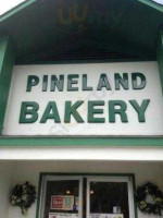 Pineland Bakery outside