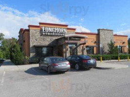 Longhorn Steakhouse outside