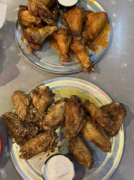 Pluckers Wing inside