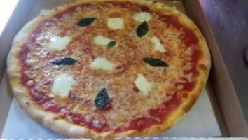 Luigi's Pizzarama Ii food