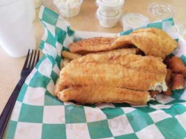 Dixie's Fish Chicken food