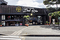 El Mercado del Rio outside