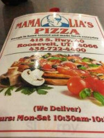 Mama Lia's Pizza inside