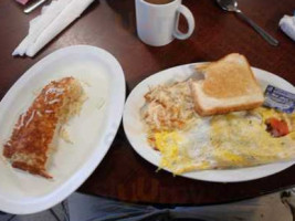 Howell's Western Cafe food