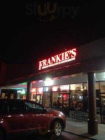 Frankie's Chicago Style outside