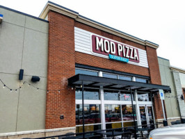 Mod Pizza The Y outside