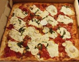 Mannino's 4 Pizzeria Trattoria food