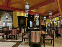 Royal Tandoor inside