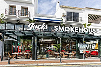 Jacks Smokehouse outside