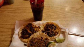 Mariscos Y Tacos El Tapatillo food