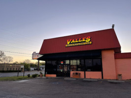 Valle's Mexican Bar outside