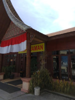 Kedai Nasi Pauh Piaman outside