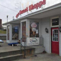 The Sweet Shoppe And Dessert Cafe outside