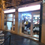 Las Tapitas De Stuart inside