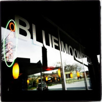 Blue Moon Gourmet Pizza outside