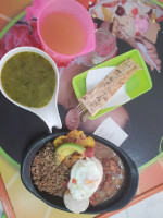 Jugos La Ñapa food