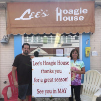 Lee's Hoagie House food