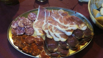 Bodega El Castillo De Moratinos food