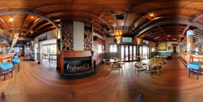 The Seacliff Beach Hotel inside