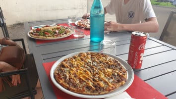 Pizza Paradiso food