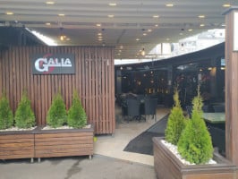 Galla outside