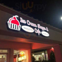 The Ice Cream Shoppe And Cafe food