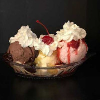 Sweet Nellie's Ice Cream Parlor food