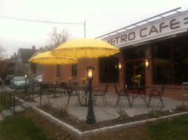 Metro Cafe outside