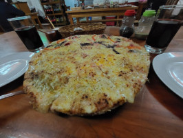 Pizzería Italiana food