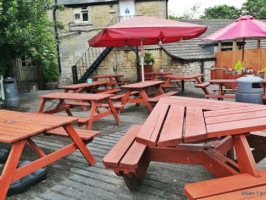 The Red Lion In Bath inside