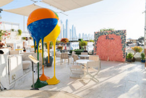 Praia Dubai Beach Lounge inside