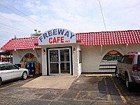 Freeway Cafe outside