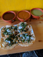 Tacos El Delirio food