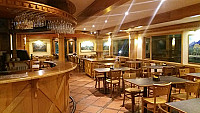 Restaurante Hostal del Bosque inside