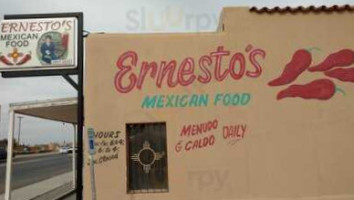 Ernesto's Mexican Food outside