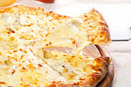 Pazzo - Pizza en Ville food