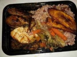 Simply Jerk Jamaican Grill food