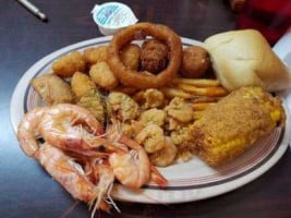 White's Seafood food