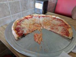 Vito's Pizza food