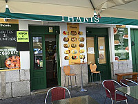 Cerveceria Thanis inside